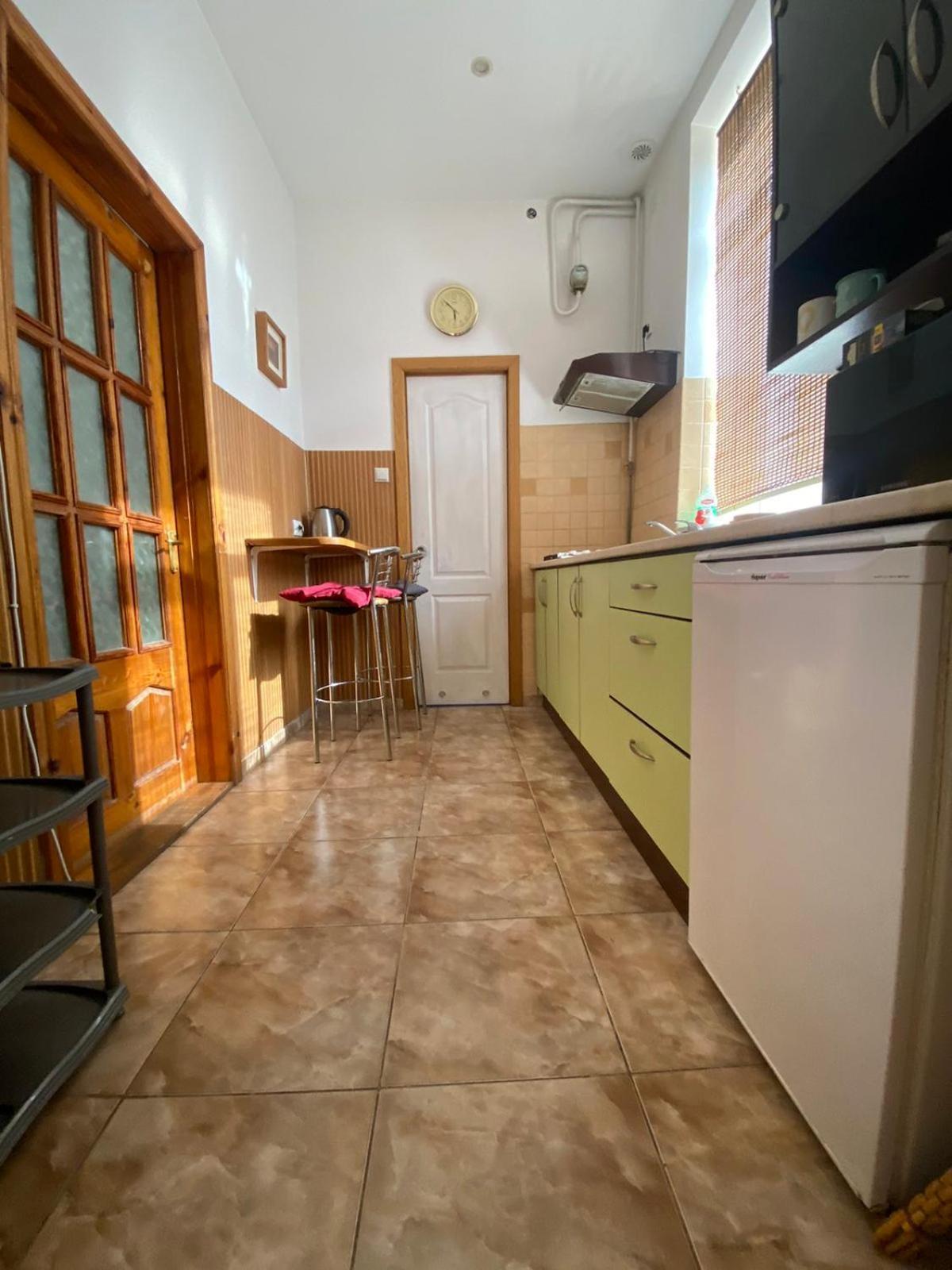 Pid Vysokym Zamkom Lvov Exteriér fotografie